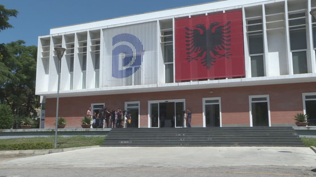  Komisioni hetimor për inceneratorët/ PD: Sulme nga Rama dhe LSI e Berisha, mbrojnë njëri-tjetrin