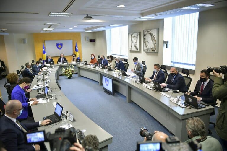 Qeveria e Kosovës vazhdon masat emergjente për energjinë edhe për një muaj