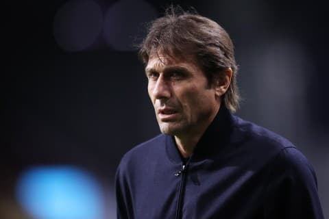Conte : E ardhmja në dyshim