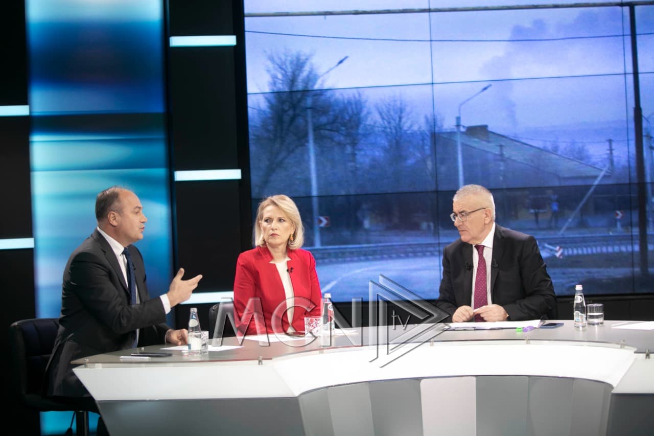 Sulmi në Ukrainë/ Kodheli: Putini, një njeri i izoluar; Hoxhaj: Evropën ai e sheh si një shtëpi prej kartoni