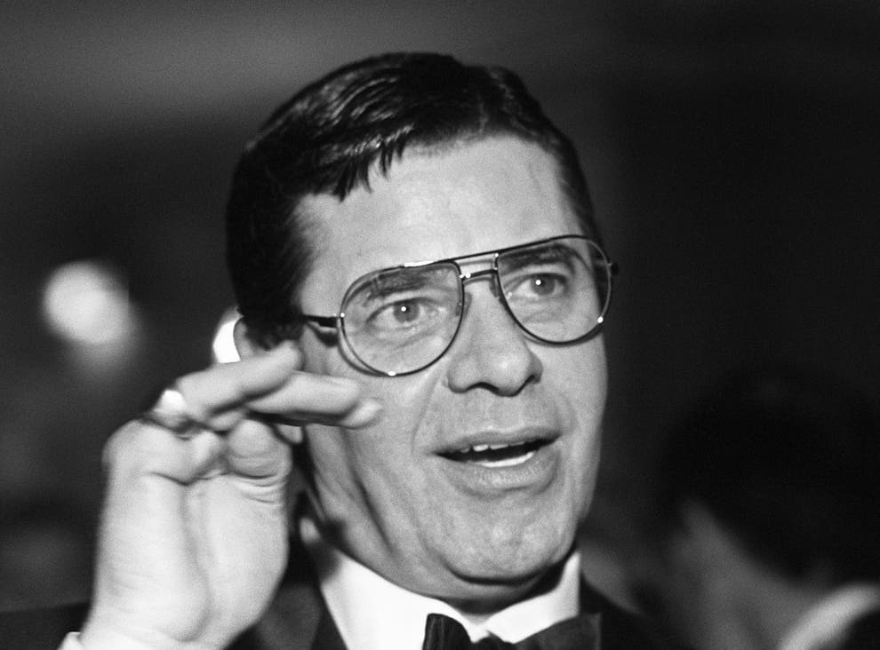 Jerry Lewis akuzohet për ngacmime dhe sulme seksuale