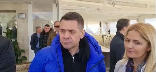 Ahmetaj takim me sipërmarrës në Vlorë: Me rëndësi përgatitja për sezonin turistik