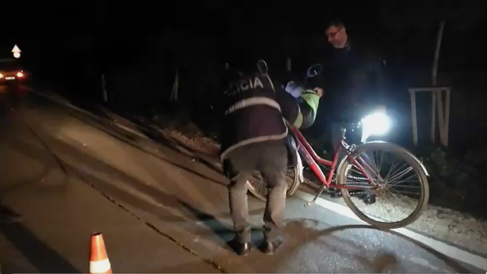 Divjakë/ Makina përplaset me biçikletën, ndërron jetë 56-vjeçari