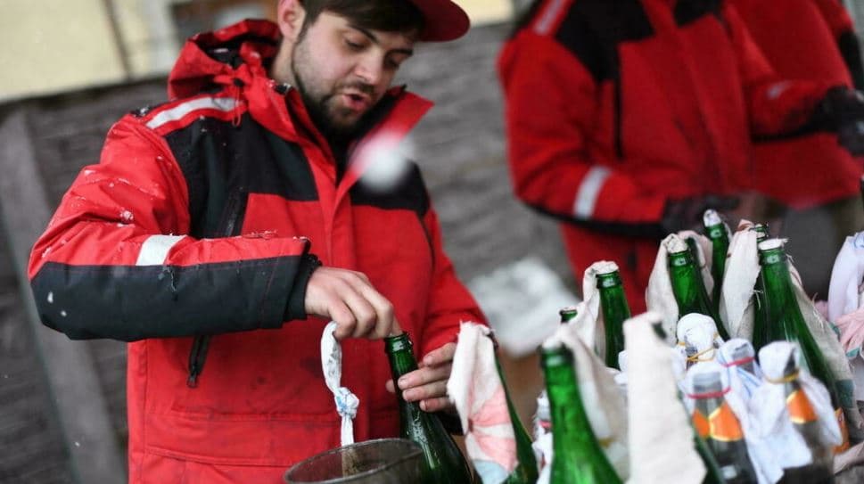 Lufta në Ukrainë, fabrika në Lviv i kthen birrat e saj në kokteje molotov