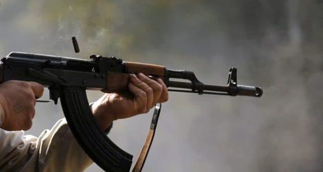 Qëlloi me kallashnikov, 29-vjeçari bie në prangat e policisë