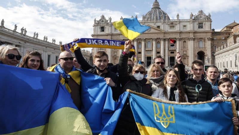 Konflikti Rusi-Ukrainë, Vatikani gati të ndihmojë palët në dialog