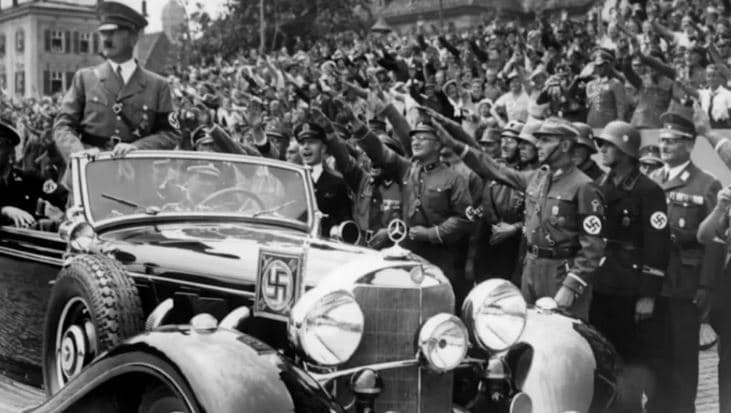 Miliarderi rus shet limuzinën Mercedes-Benz të Hitlerit