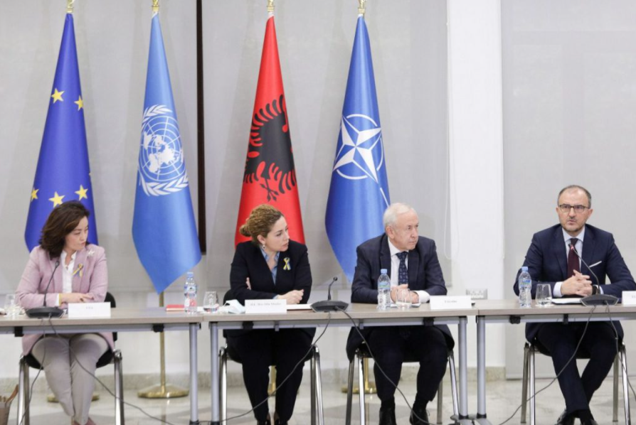 Lufta në Ukrainë/ Xhaçka takim me trupin diplomatik: Ngjarjet janë dëshmi se shqetësimet tona ishin të justifikuara!