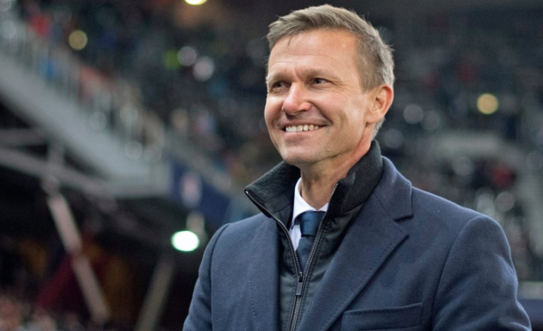 Largimi i Bielsa, Leeds zyrtarizon trajnerin e ri