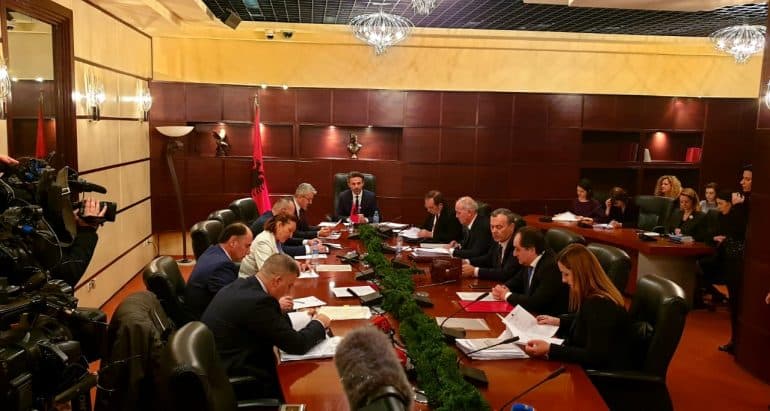  I mbaroi mandati/ KLP miraton zëvendësimin e Gent Ibrahimit me Mirela Bogdanin