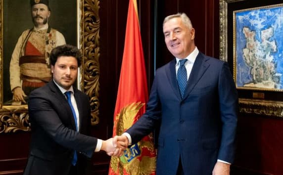 Gjukanoviç mandaton Abazoviçin për formimin e qeverisë së re në Malin e Zi