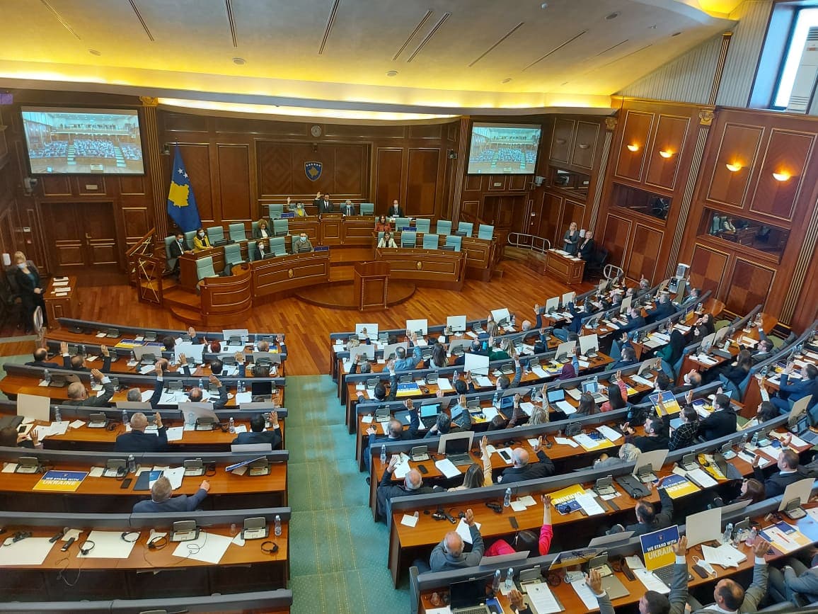 Miratimi i rezolutës në mbështetje të Ukrainës/ Osmani: Kuvendi sot foli me një zë