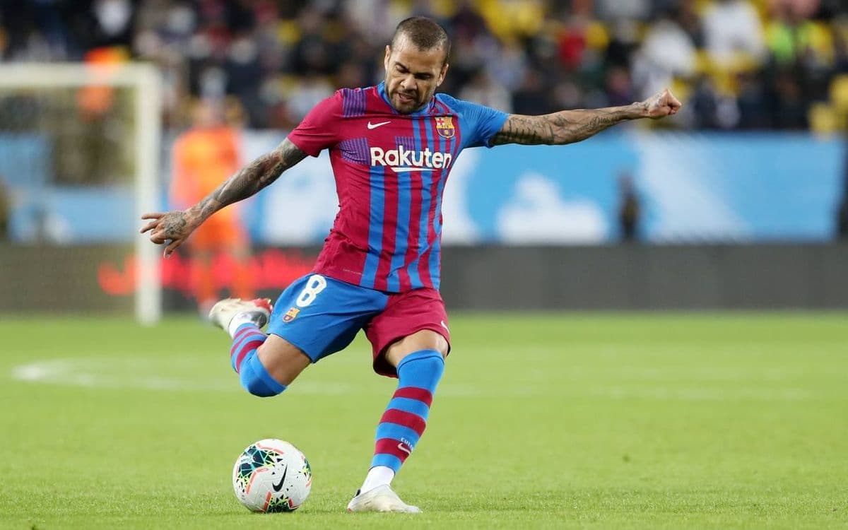                   Dani Alves drejt rinovimit me Barcelonën 