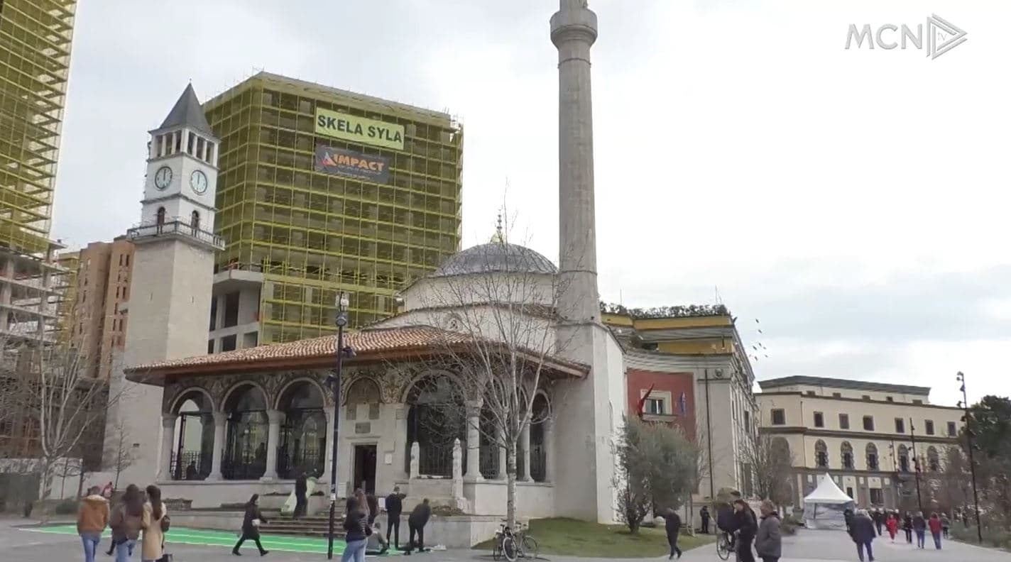 Shqiptarët, gati të hapin dyert për ukrainasit 