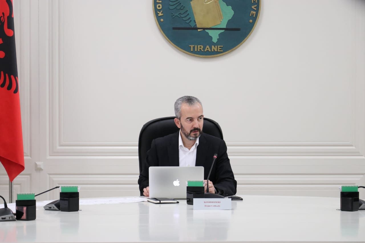 KQZ: Materialet zgjedhore janë shpërndarë në të gjitha qendrat e votimit