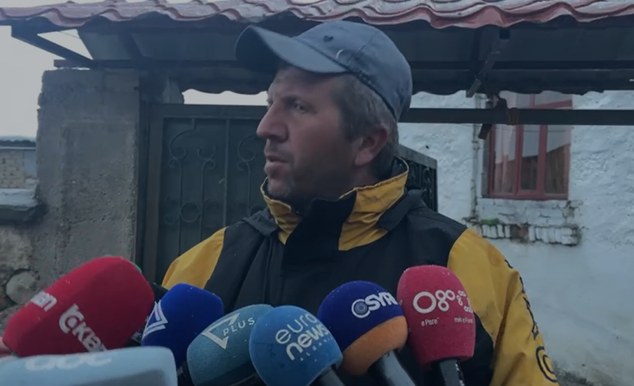 Flet vëllai i autorit të vrasjes në Devoll: Më vjen rëndë të dal! Shteti le të marrë masat (VIDEO)