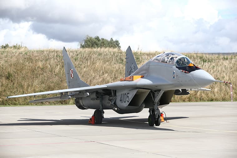 SHBA punon me Poloninë për avionë luftarakë në ndihmë të Ukrainës