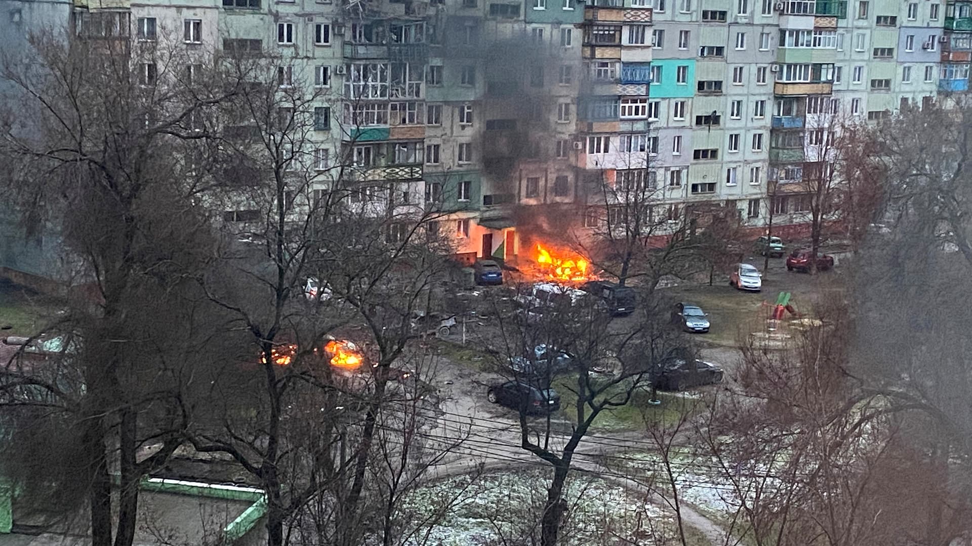 Kryqi i Kuq: Korridori për tu larguar nga Mariupol, është i minuar