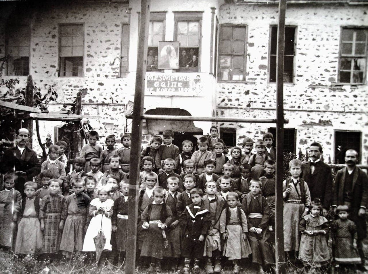 7 Marsi, Rama, Meta dhe Kryemadhi urojnë mësuesit: Mirënjohje për veprën e ndritur
