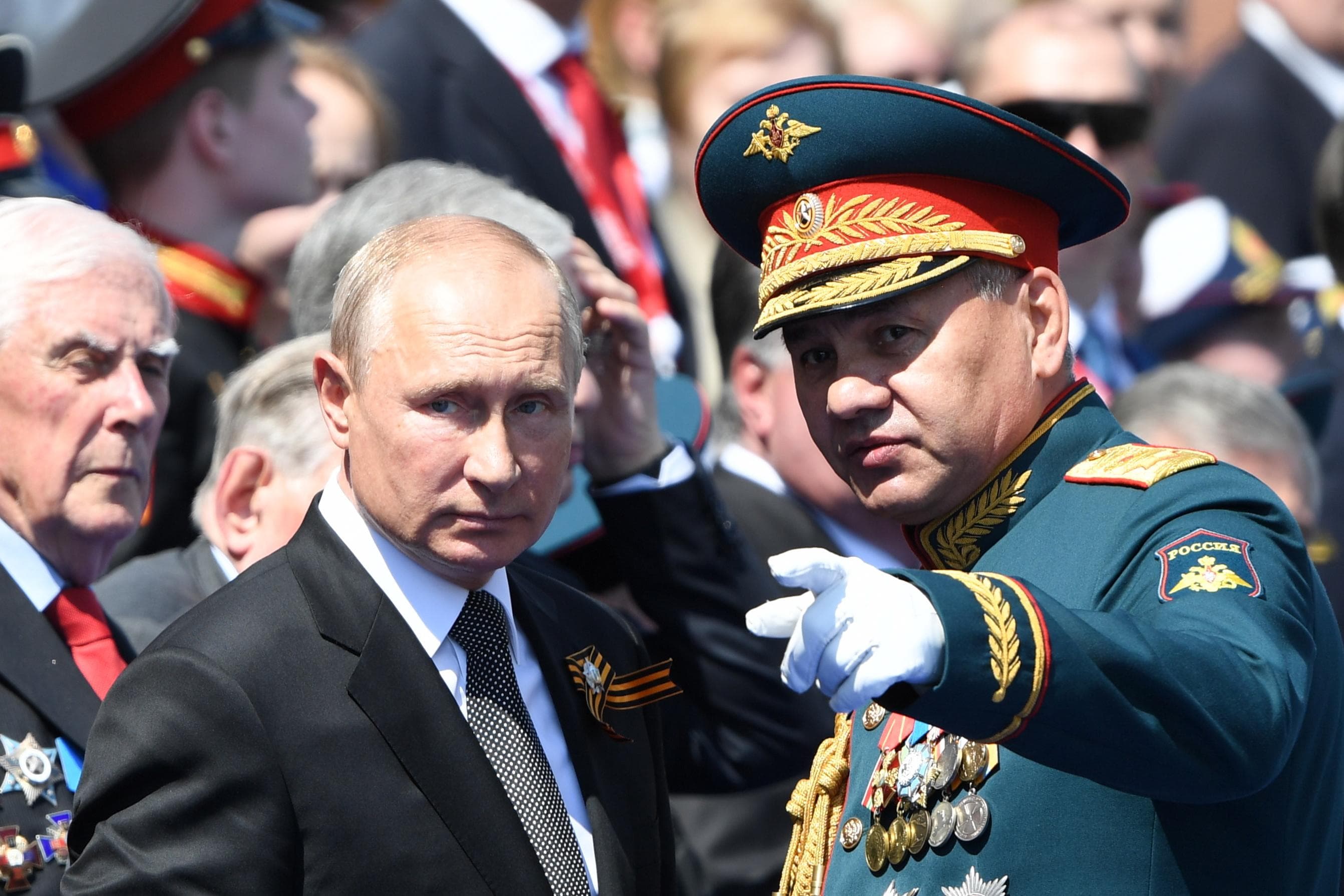 Kush është Sergey Shoigu, besniku që mund të rrëzonte Vladimir Putin