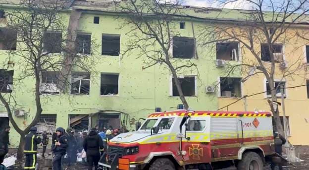 Ukraina hap 7 korridore humanitare për të ndihmuar civilët