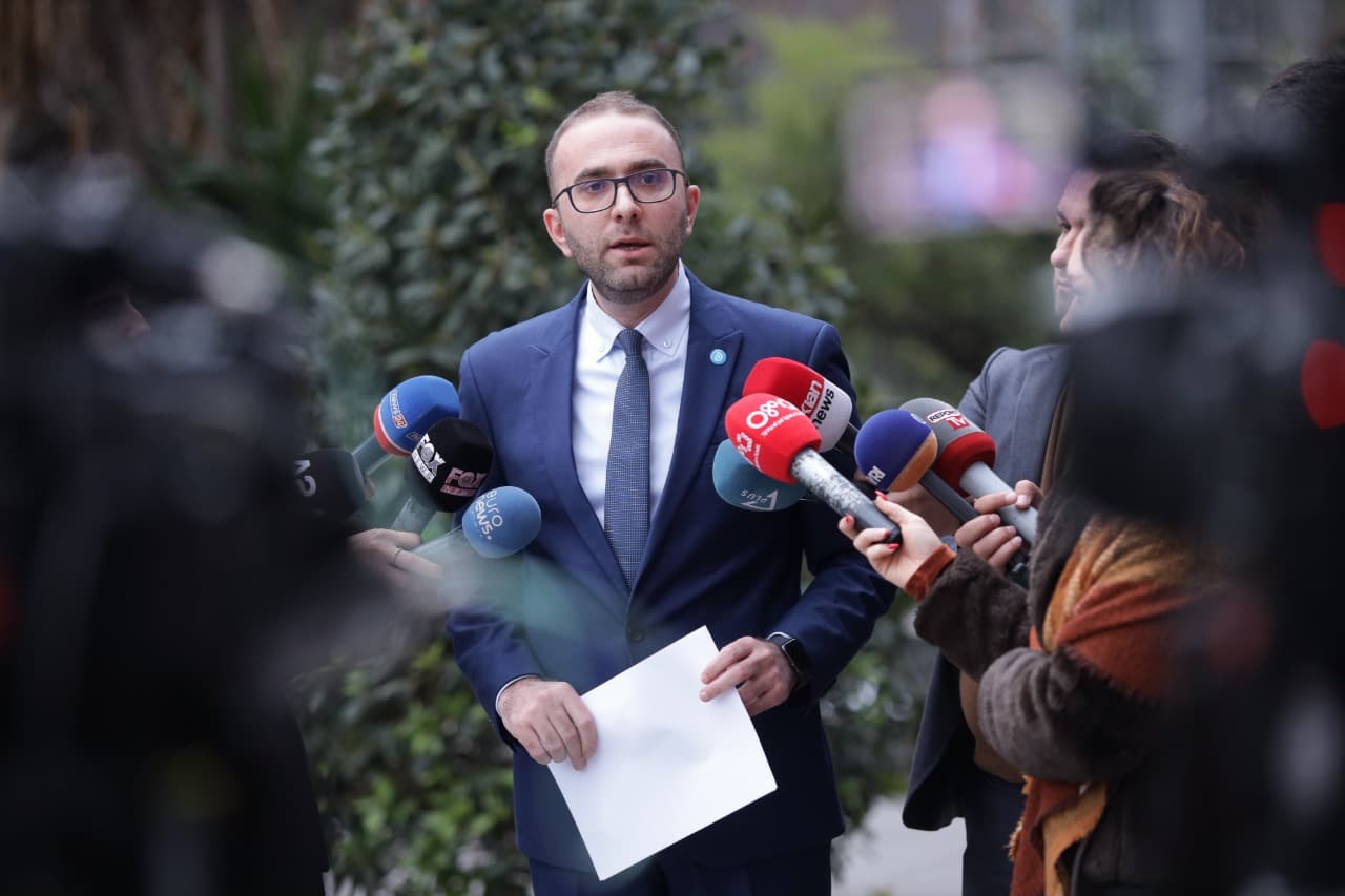 Bardhi: Dorëheqja është gjëja më e thjeshtë për mua, s’i iket përgjegjësisë duke ikur nga partia!