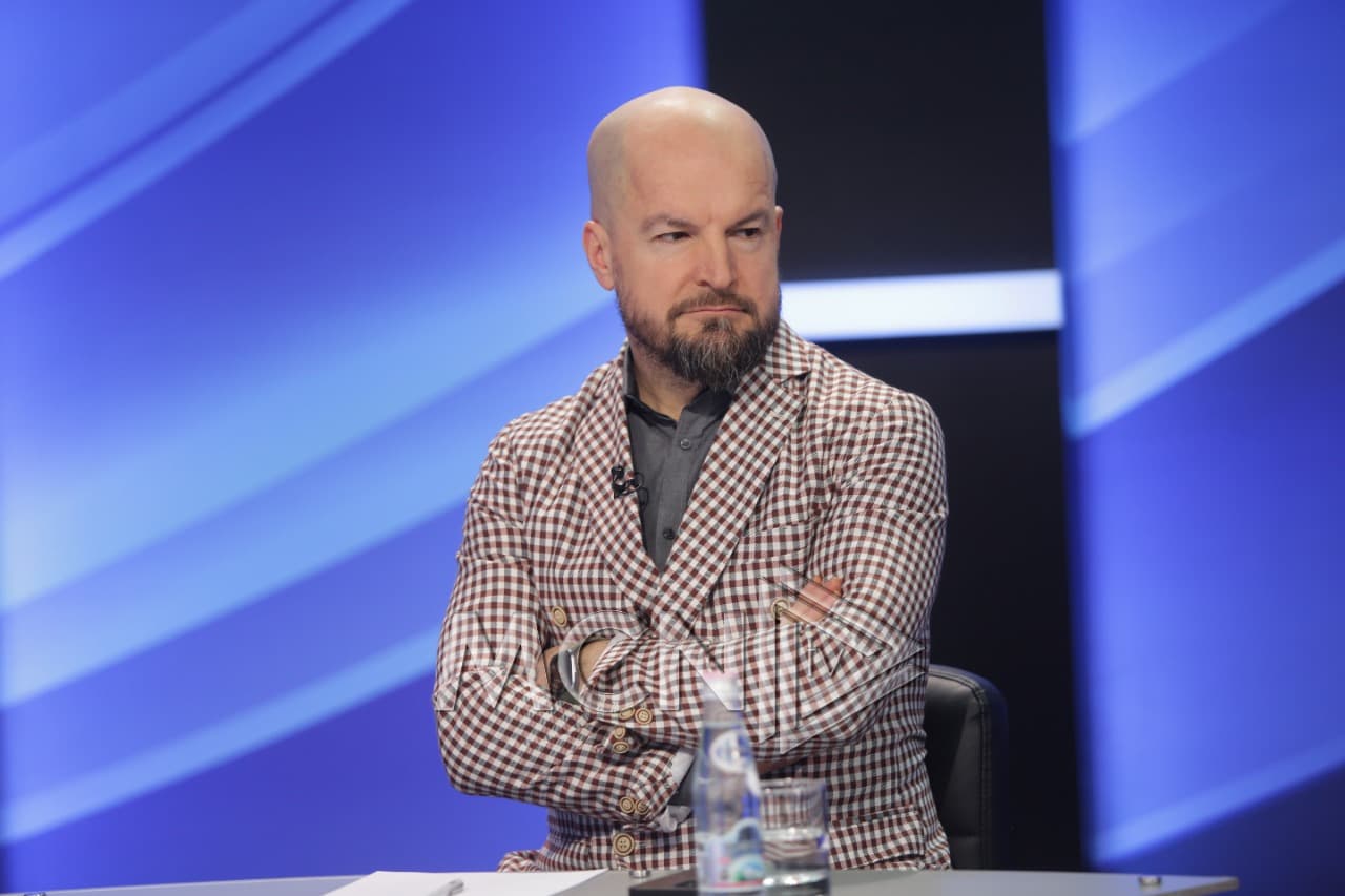 Lela: Tani Basha duhet të hedhë karrigen e vet nga dritarja drejt e në Lanë
