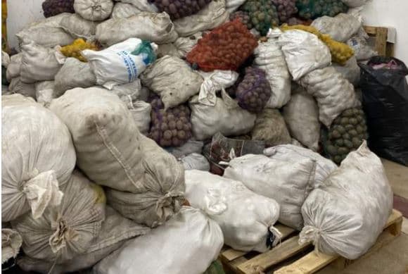 Pallati i Artit të Lviv, tani një qendër e shpërndarjes së ndihmave
