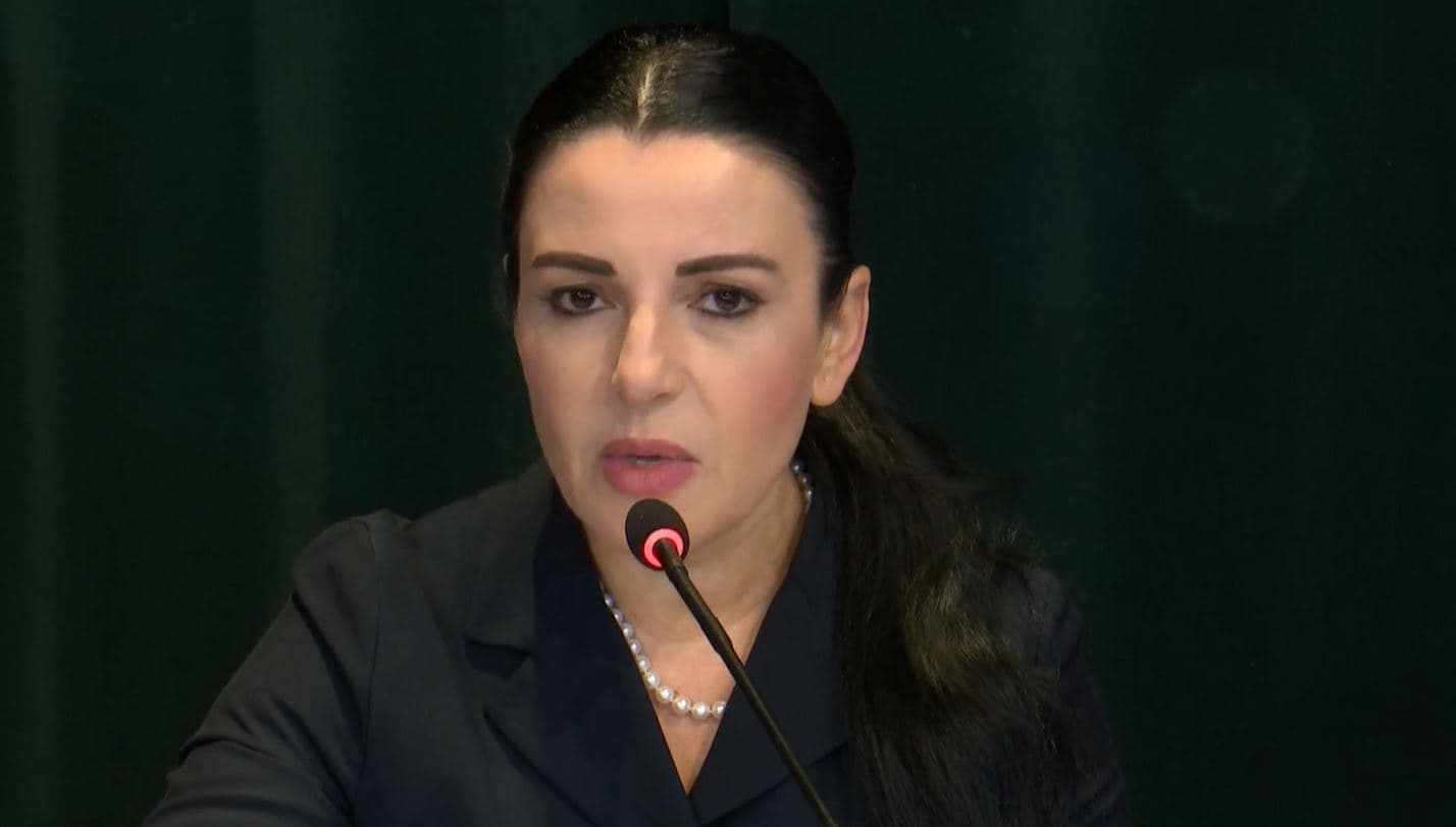 Balluku-furnizuesve: Jeni të detyruar të mbani rezervë sigurie të naftës, gjoba për ata që s’respektojnë detyrimin (VIDEO)