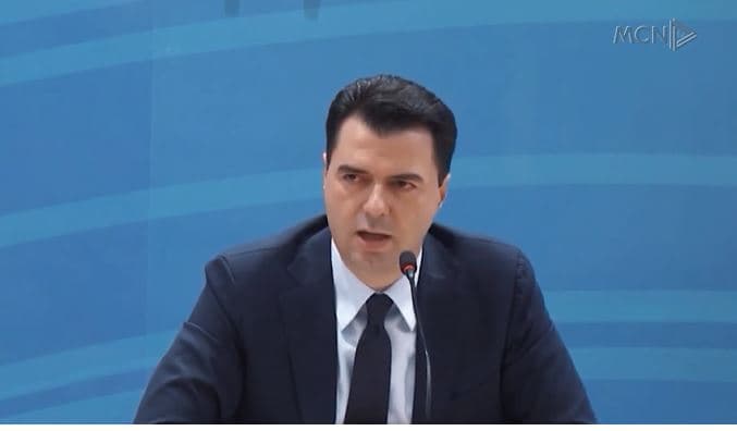 Mblidhen firmat për largimin e Bashës (VIDEO)