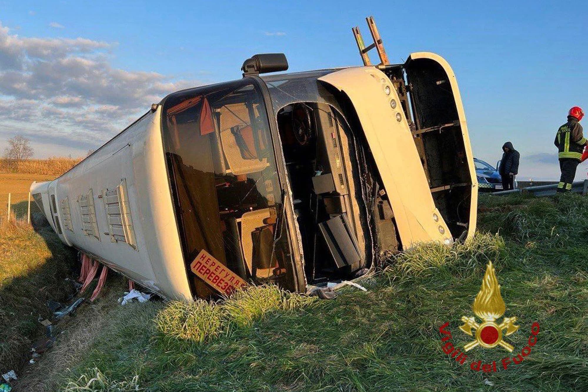 E trishtë në Itali, përmbyset autobusi me refugjatë nga Ukraina
