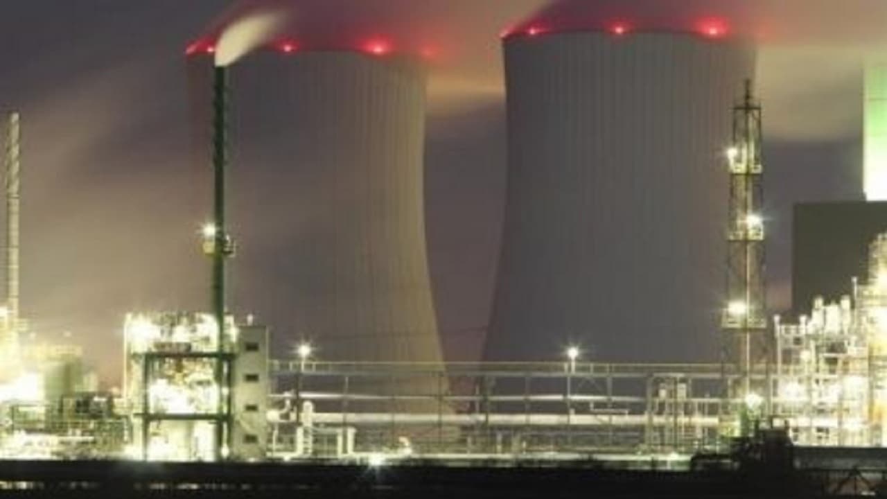 Trupat ruse hedhin në erë municione në termocentralin bërthamor të Zaporizhzhia
