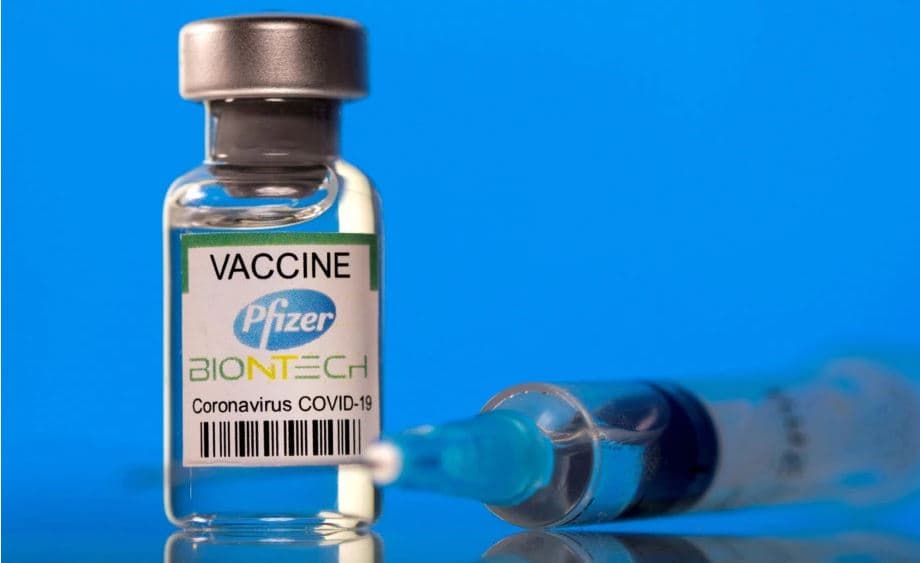 CEO i Pfizer: Doza e 4-të e vaksinës antiCovid mbetet "e nevojshme"
