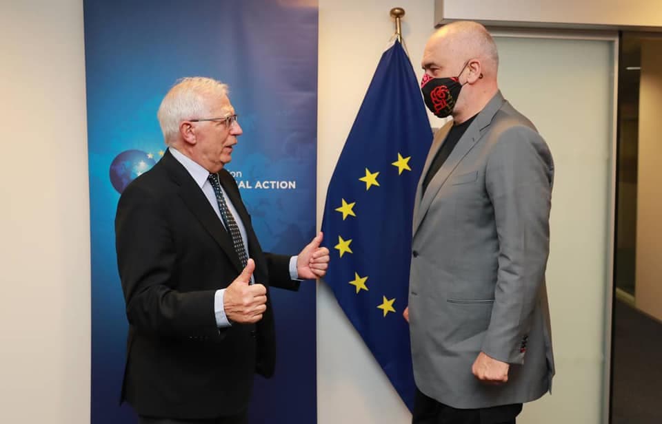 Borrell sot në Tiranë/ Takim me Ramën dhe Xhaçkën