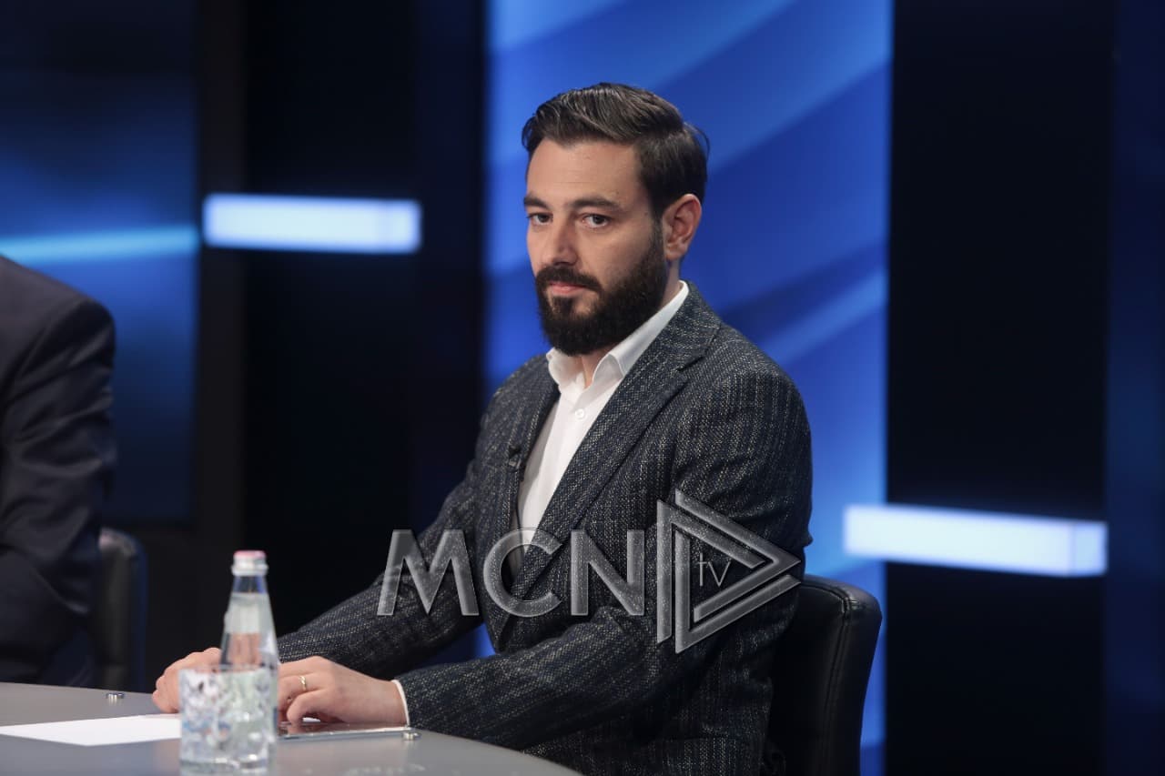 Redon Meksi: Protestoj se dua një vend më të mirë ku të rris fëmijën tim