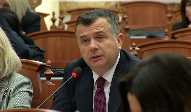 Rritja e çmimeve, Balla: Turp që po shfrytëzoni krizën që ka prekur botën për hesape politike