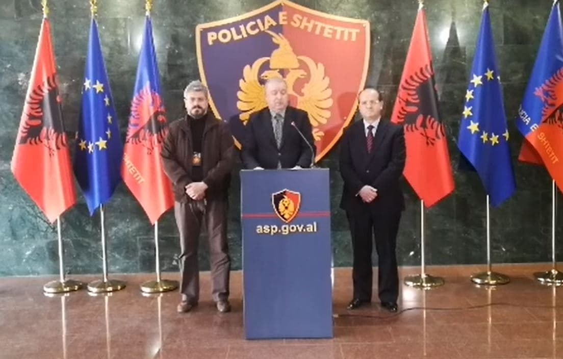Mashtrimi me Call Center-at, policia zbardh skemën: 15 të arrestuar dhe 35 në kërkim