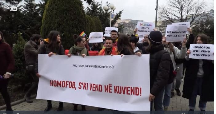 Dështon votimi  për martesat e gjinisë së njëjtë në Kosovë (VIDEO)