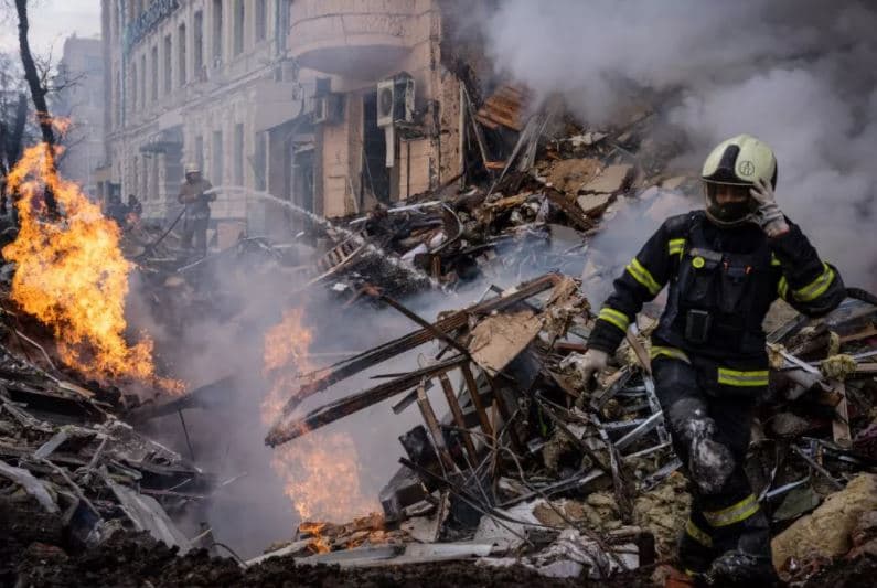 Bombardimet ruse në Ukrainë, vriten 53 civilë në Chernihiv 