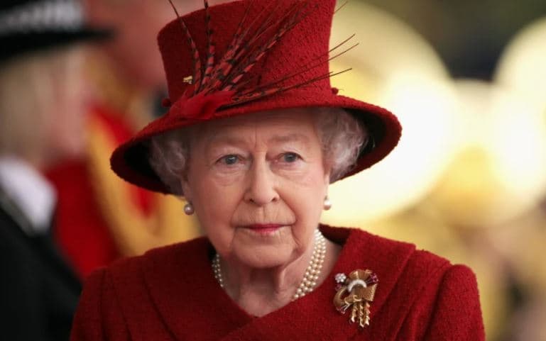 Mbretëresha Elizabeth i vuajti e vetme 3 divorcet e fëmijëve të saj