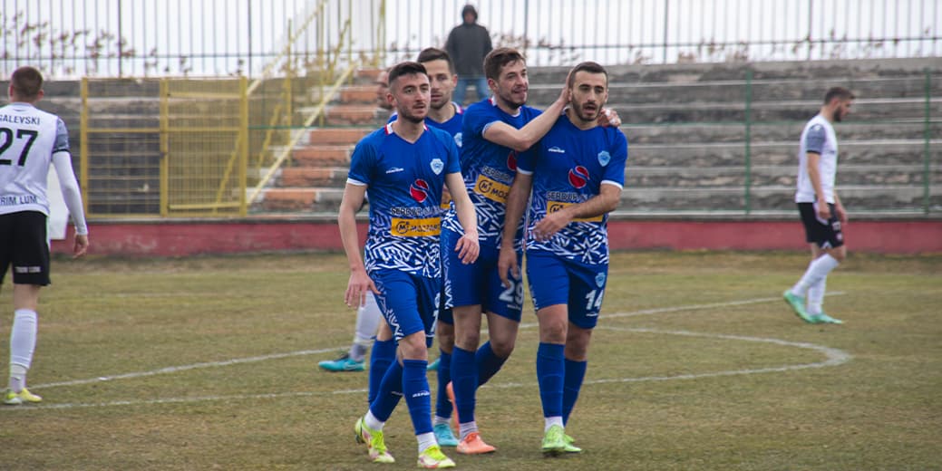 Titulli më pranë, Shkupi triumfon me përmbysje