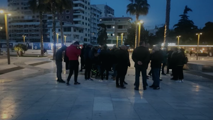 Durrës, qytetarët protestojnë kundër rritjes së çmimeve (VIDEO)