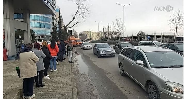 E hëna pa makina për të kursyer karburant (VIDEO)