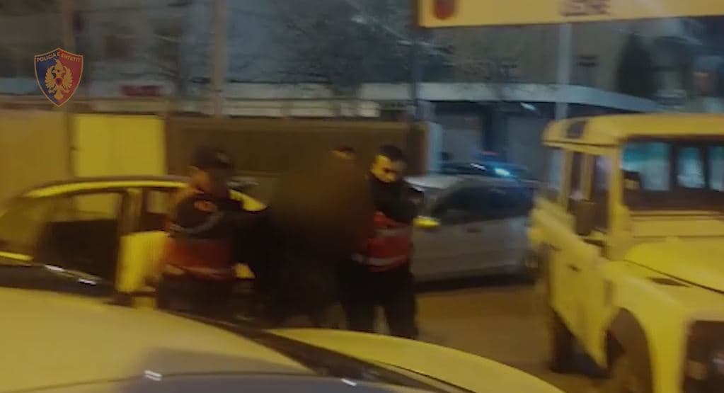 Transportonin kanabis, 3 persona kapen në Lezhë me 40 kg/ Video
