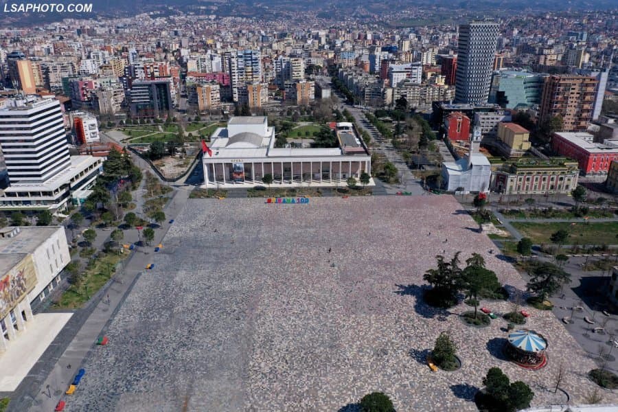 Veliaj ndjek nismën e Ramës, nesër ditë pa makina në Tiranë
