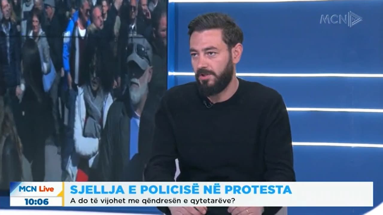 “Do kallëzojmë drejtorin e policisë”, Meksi: Protestuesit goditeshin nga këmbët që mos i kapnin kamerat! (VIDEO)