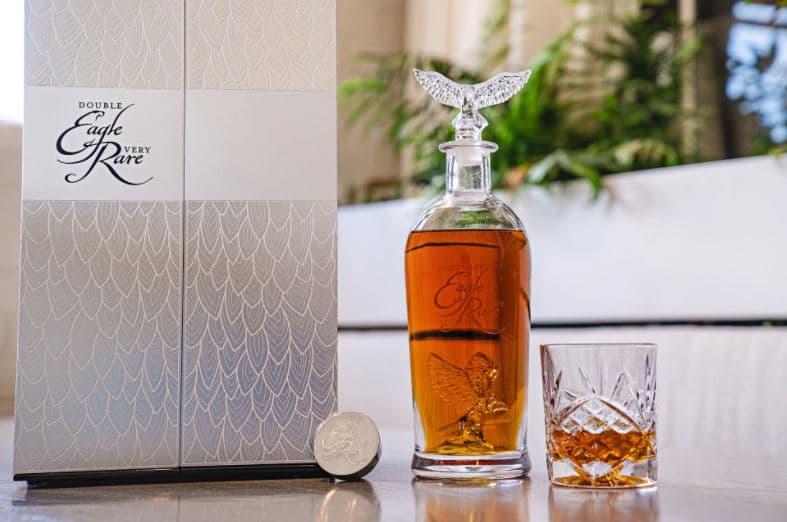 Godet Buffalo Trace/ Autentik koleksioni i ri i uiskit Bourbon, në treg për 2 mijë dollarë   