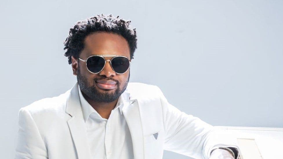 Cobhams Asuquo, këngëtari nigerian që urrente zërin e tij