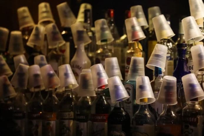 Studimi: Vdekjet e lidhura me alkoolin u rritën gjatë pandemisë