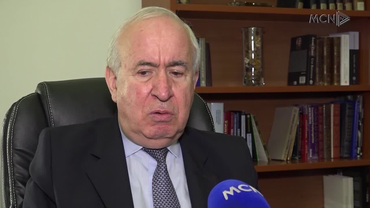 Biblioteka ruan librat në kuti bananesh (VIDEO)